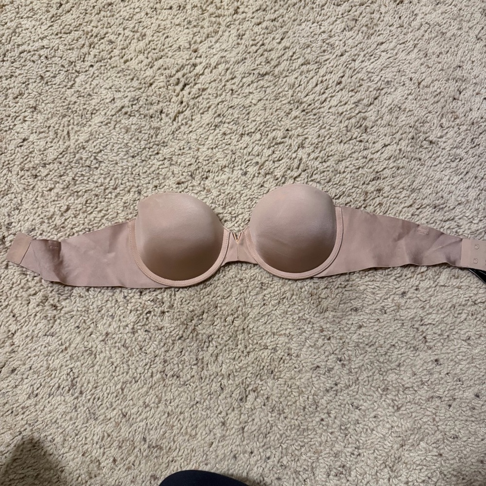 Victorias Secret nude strapless bra 32B